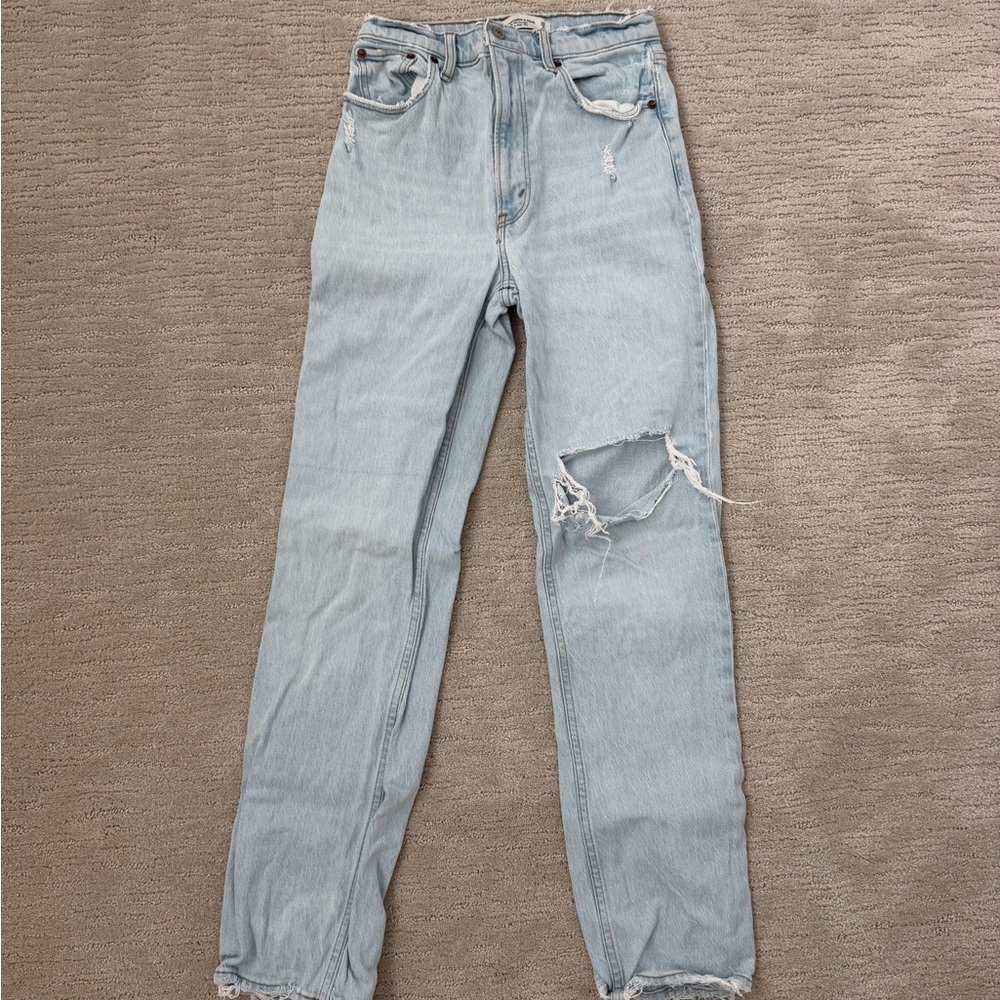 Abercrombie & Fitch LightWash Distressed Straight Leg Jeans 90’s Ultra High Rise